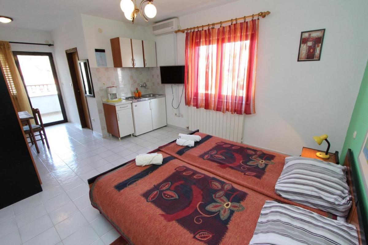 Apartments Jasna Rovinj Bagian luar foto
